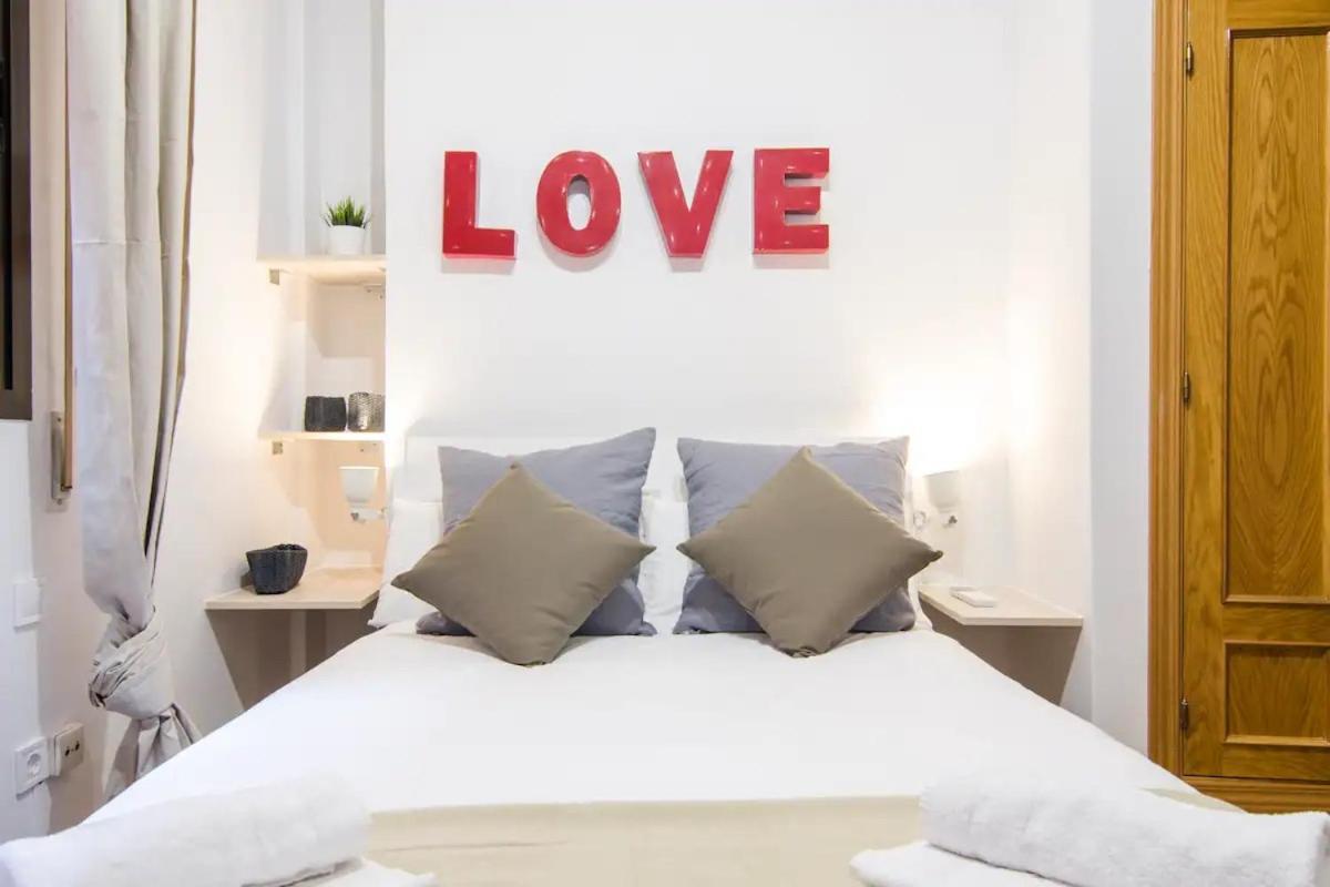 Bright & Spacious- City Center- 2Rooms-2Bathrooms — Photos 1